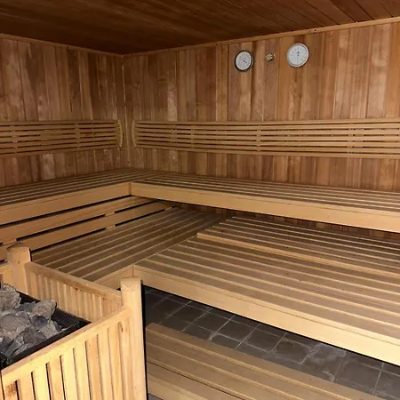 Design, Piscine Et Sauna *
